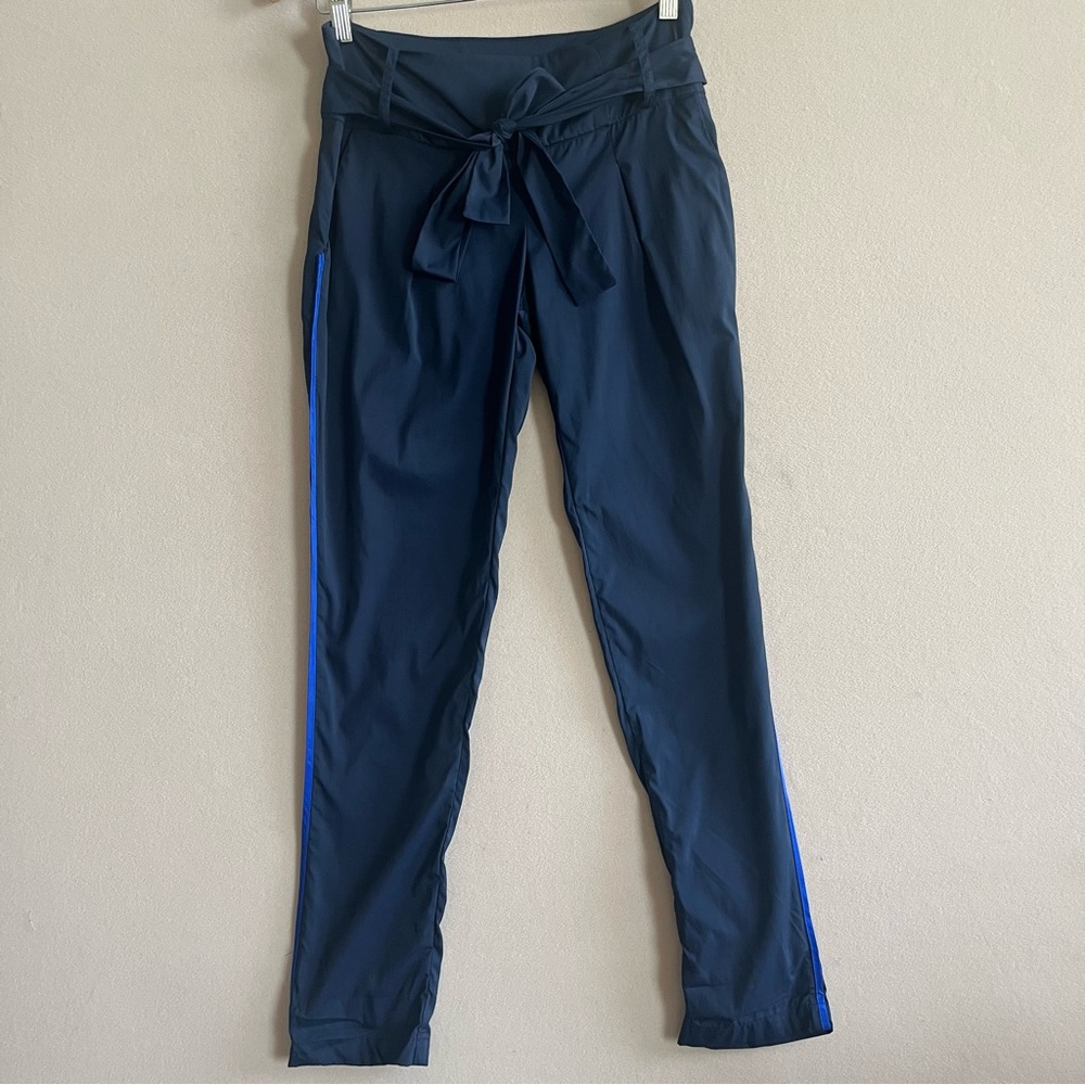 Katharine Kidd Navy Silk Pants with Tie Waist & Blue Side‎ Stripe size 4